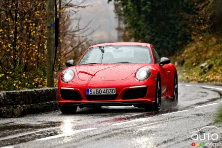 2018 Porsche 911 Carrera